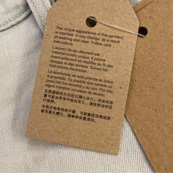 Levi’s High Rise Distressed Shorts NWT - Picture 4 of 10